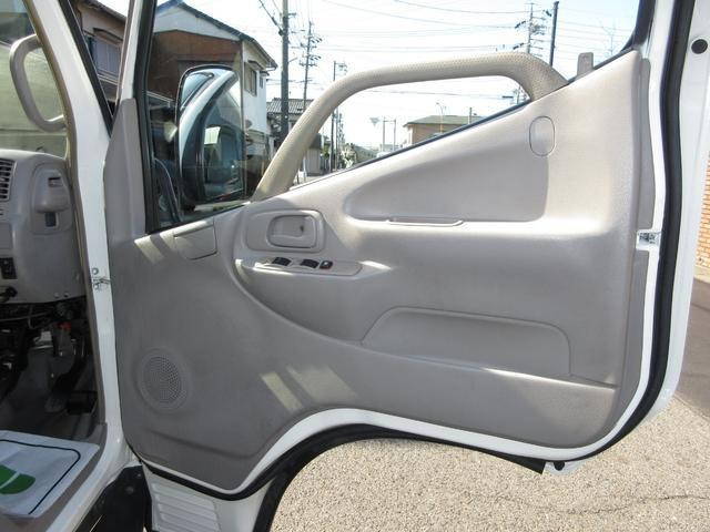 日野デュトロパネルバン小型（2t・3t）[写真19]
