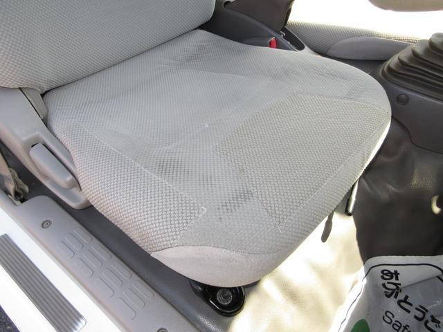 日野デュトロパネルバン小型（2t・3t）[写真20]