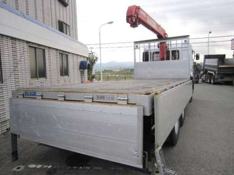 UDトラックスクオンクレーン4段大型（10t）[写真02]