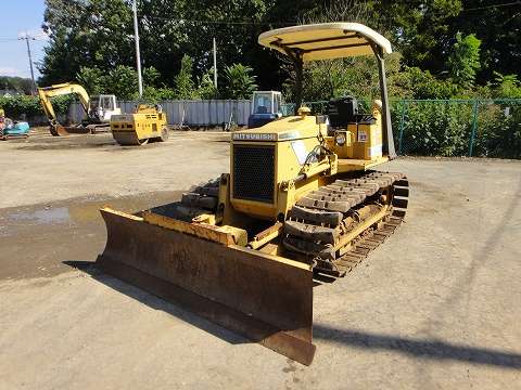 三菱重工ブルドーザー[写真01]
