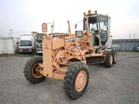 三菱重工グレーダーMG130 [写真01]