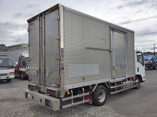 いすゞエルフアルミバン小型（2t・3t）[写真02]