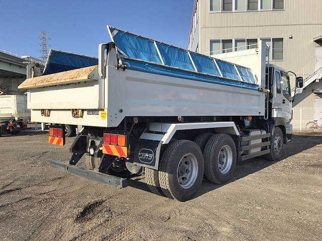 いすゞギガダンプ大型（10t）[写真02]