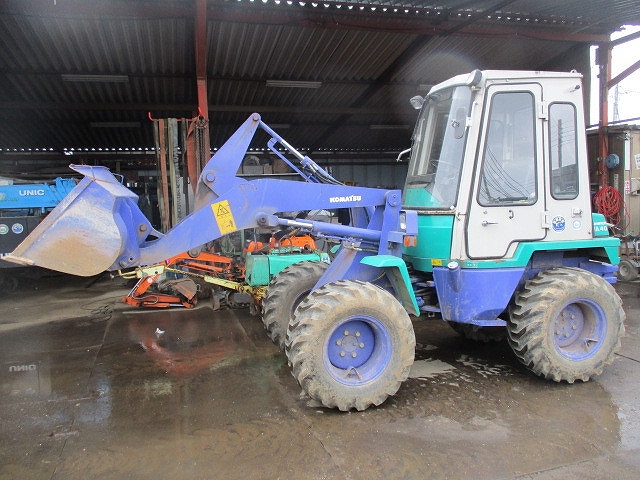 コマツタイヤショベル（ホイルローダー）[写真02]