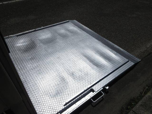 日野デュトロパネルバン小型（2t・3t）[写真17]