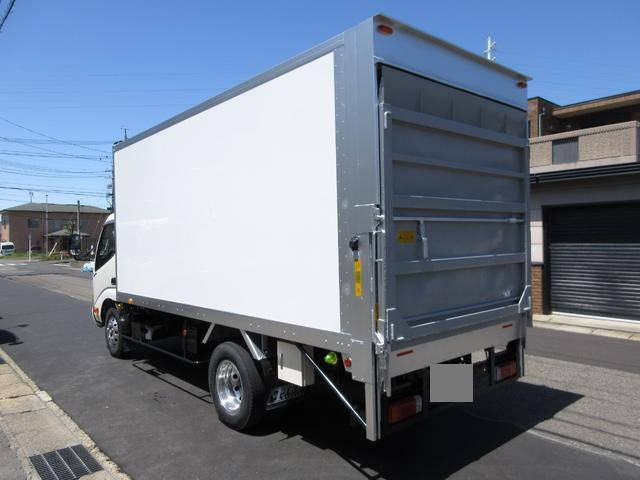 日野デュトロパネルバン小型（2t・3t）[写真02]