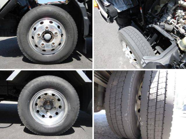 日野デュトロパネルバン小型（2t・3t）[写真28]