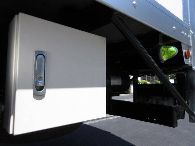 日野デュトロパネルバン小型（2t・3t）[写真34]