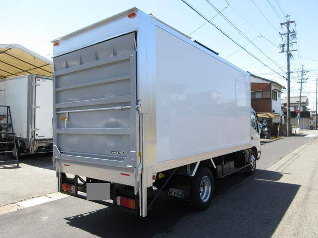 日野デュトロパネルバン小型（2t・3t）[写真04]