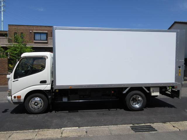 日野デュトロパネルバン小型（2t・3t）[写真08]