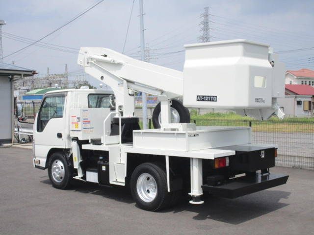 いすゞエルフ高所作業車小型（2t・3t）[写真02]