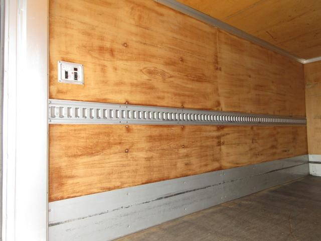 トヨタダイナアルミバン小型（2t・3t）[写真08]