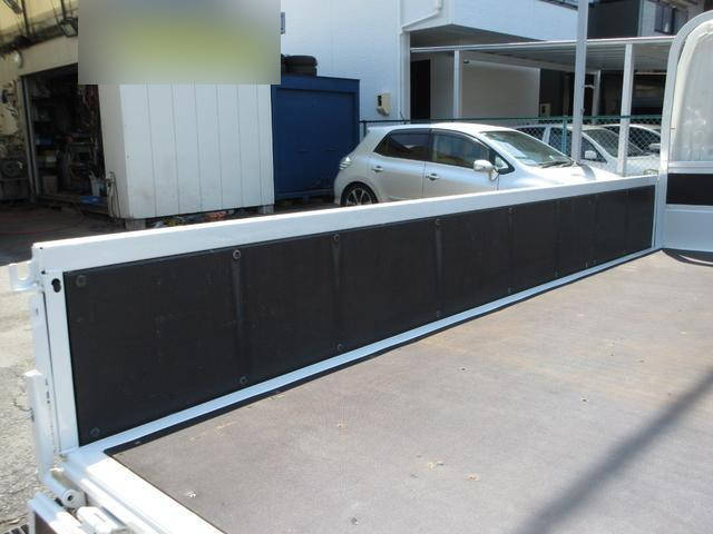 トヨタトヨエース平ボディ小型（2t・3t）[写真10]