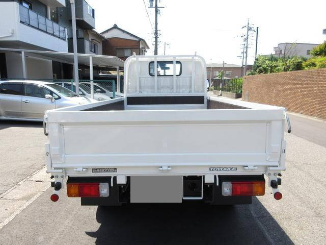トヨタトヨエース平ボディ小型（2t・3t）[写真06]