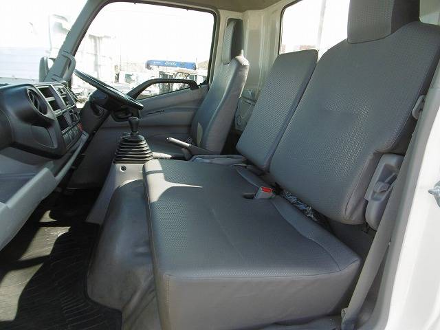 日野デュトロ平ボディ小型（2t・3t）[写真12]