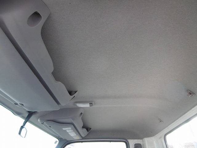 日野デュトロ平ボディ小型（2t・3t）[写真13]