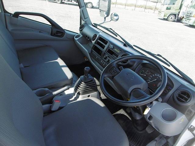 日野デュトロ平ボディ小型（2t・3t）[写真06]