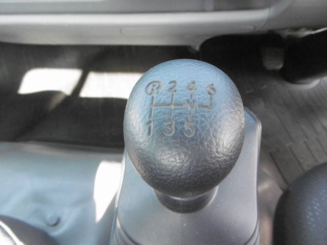 日野デュトロ平ボディ小型（2t・3t）[写真09]