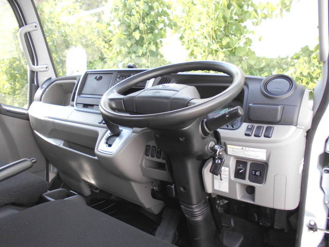 日産アトラス平ボディ小型（2t・3t）[写真24]