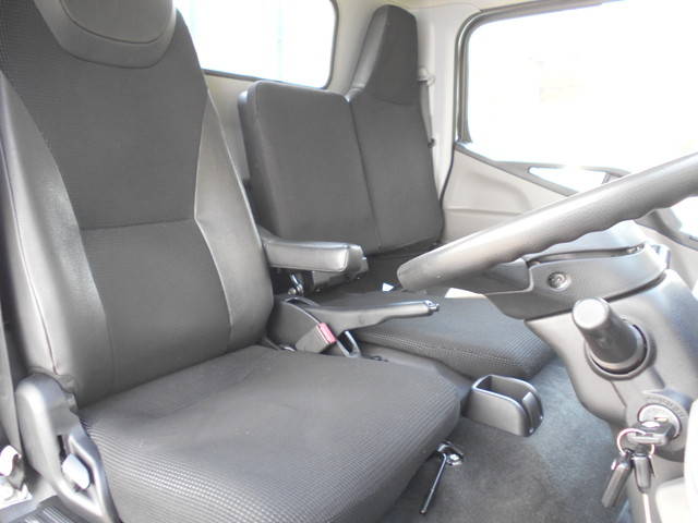 日産アトラス平ボディ小型（2t・3t）[写真25]