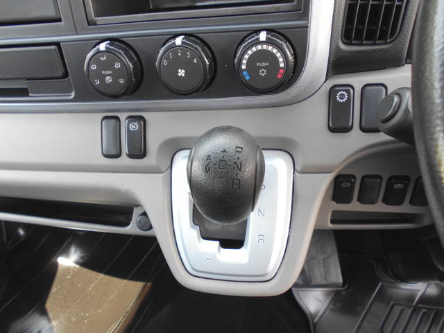 日産アトラス平ボディ小型（2t・3t）[写真29]