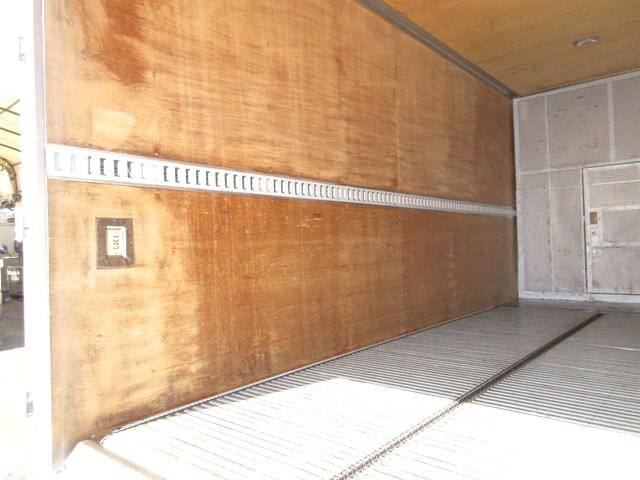 日野デュトロアルミバン小型（2t・3t）[写真16]