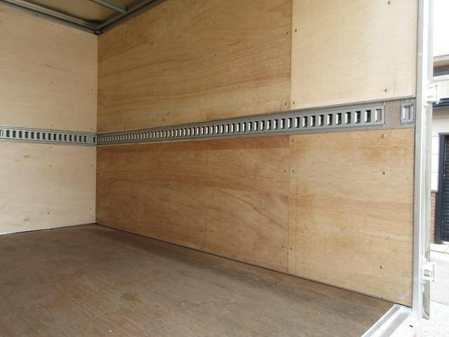 日野デュトロアルミバン小型（2t・3t）[写真12]