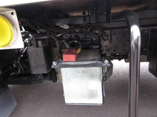 日野デュトロアルミバン小型（2t・3t）[写真29]