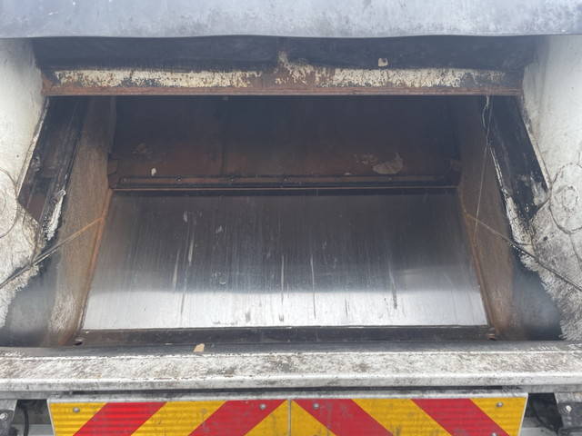 いすゞフォワードパッカー車（塵芥車）増トン（6t・8t）[写真10]