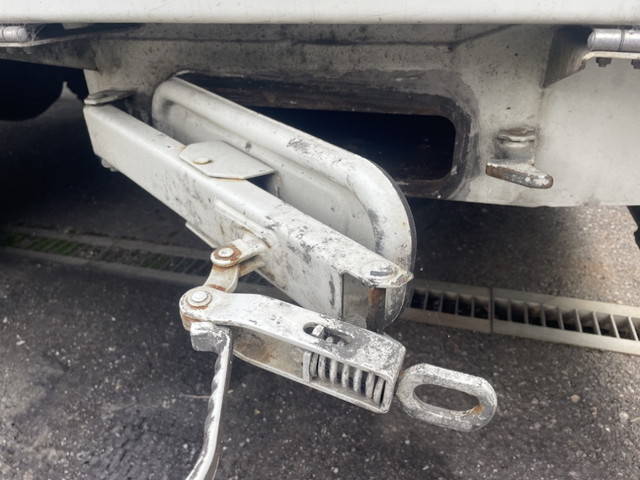 いすゞフォワードパッカー車（塵芥車）増トン（6t・8t）[写真17]