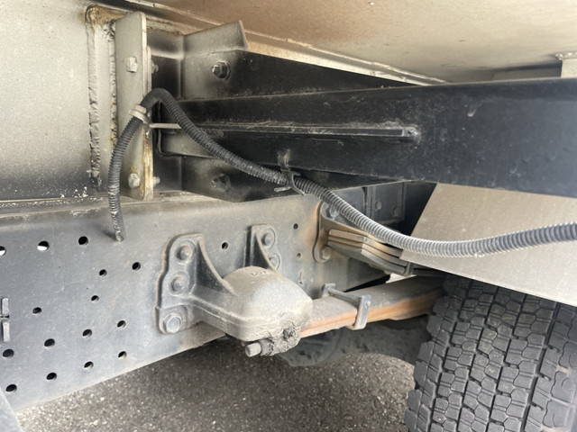 いすゞフォワードパッカー車（塵芥車）増トン（6t・8t）[写真23]