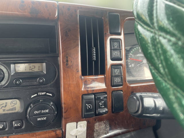 いすゞフォワードパッカー車（塵芥車）増トン（6t・8t）[写真36]