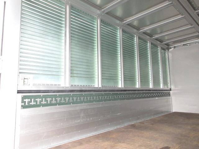 トヨタトヨエースアルミウイング小型（2t・3t）[写真18]