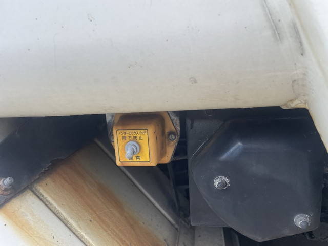 いすゞフォワードパッカー車（塵芥車）中型（4t）[写真13]