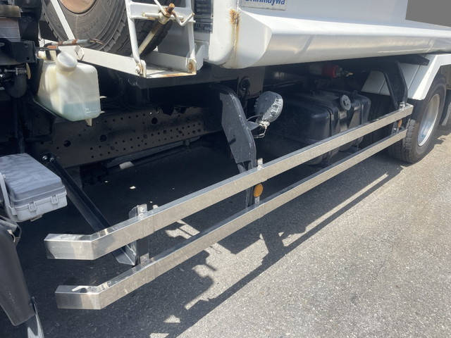 いすゞフォワードパッカー車（塵芥車）中型（4t）[写真17]