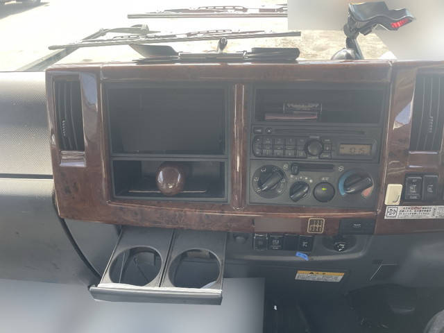 いすゞフォワードパッカー車（塵芥車）中型（4t）[写真34]