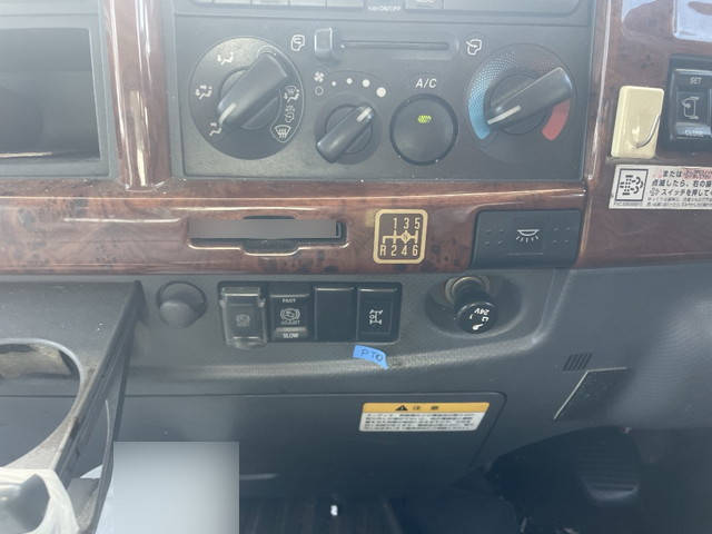 いすゞフォワードパッカー車（塵芥車）中型（4t）[写真35]