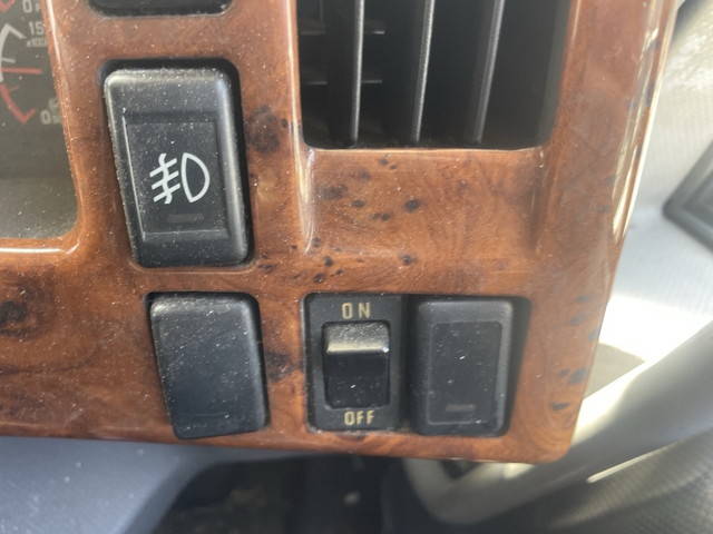 いすゞフォワードパッカー車（塵芥車）中型（4t）[写真36]