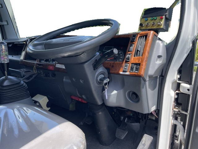 いすゞエルフパッカー車（塵芥車）小型（2t・3t）[写真33]