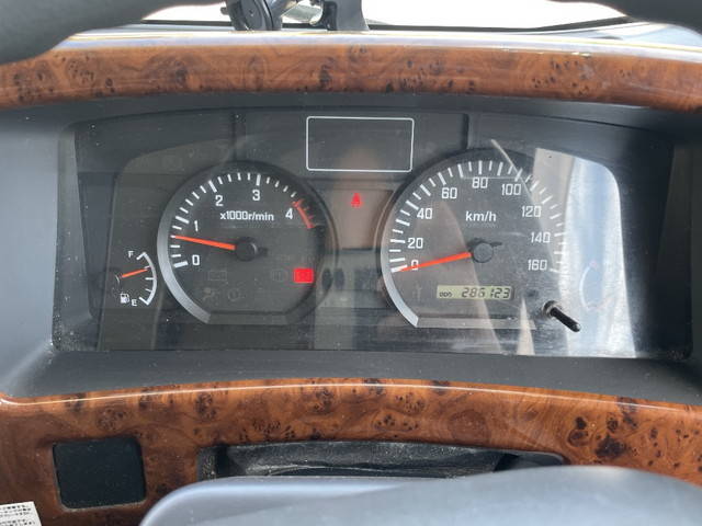 いすゞエルフパッカー車（塵芥車）小型（2t・3t）[写真36]