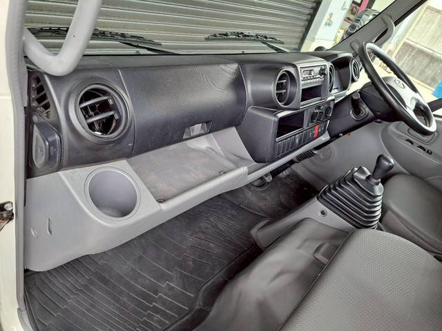 日野デュトロ平ボディ小型（2t・3t）[写真12]