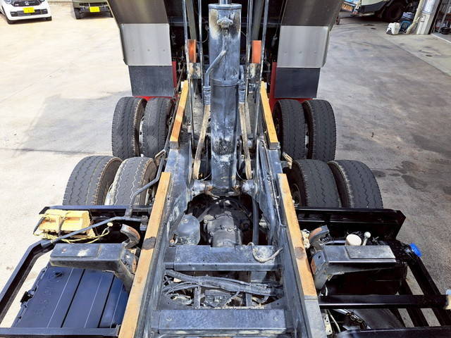 いすゞギガダンプ大型（10t）[写真13]