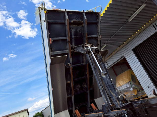 いすゞギガダンプ大型（10t）[写真16]