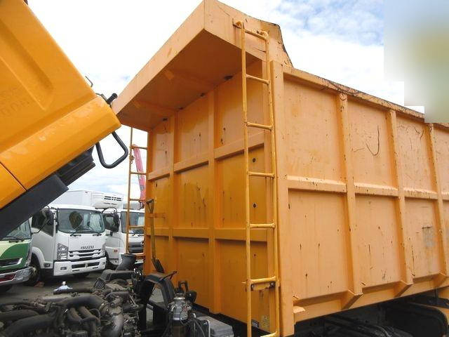 いすゞフォワード深ダンプ（土砂禁ダンプ）中型（4t）[写真13]