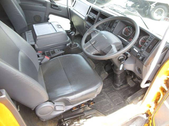 いすゞフォワード深ダンプ（土砂禁ダンプ）中型（4t）[写真28]