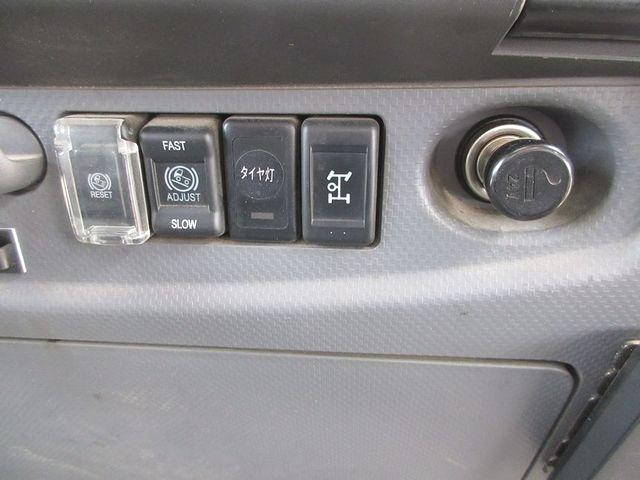 いすゞフォワード深ダンプ（土砂禁ダンプ）中型（4t）[写真35]