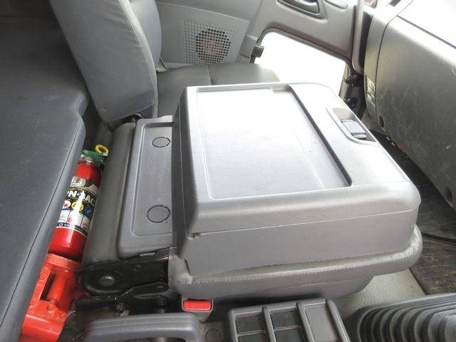 いすゞフォワード深ダンプ（土砂禁ダンプ）中型（4t）[写真37]