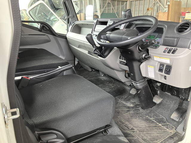 三菱ふそうキャンタークレーン4段小型（2t・3t）[写真34]