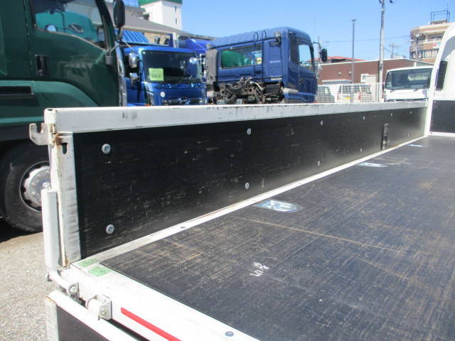 いすゞエルフ平ボディ小型（2t・3t）[写真16]