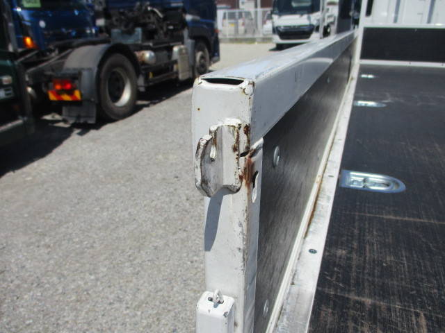 いすゞエルフ平ボディ小型（2t・3t）[写真17]